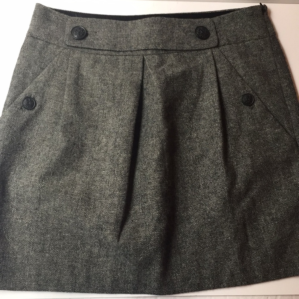 Grey skirt